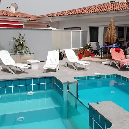 4 Bedrooms With Private Pool Enclosed Garden And Wifi At De Tirajana Villa *