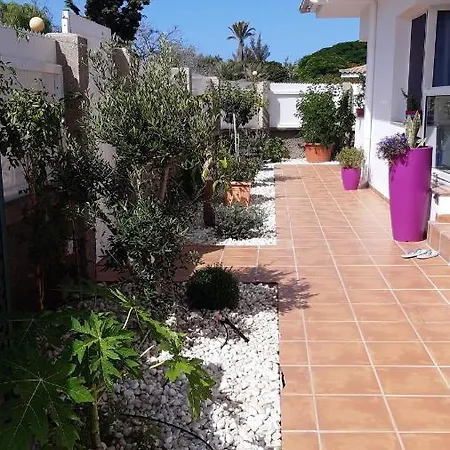 4 Bedrooms With Private Pool Enclosed Garden And Wifi At De Tirajana *